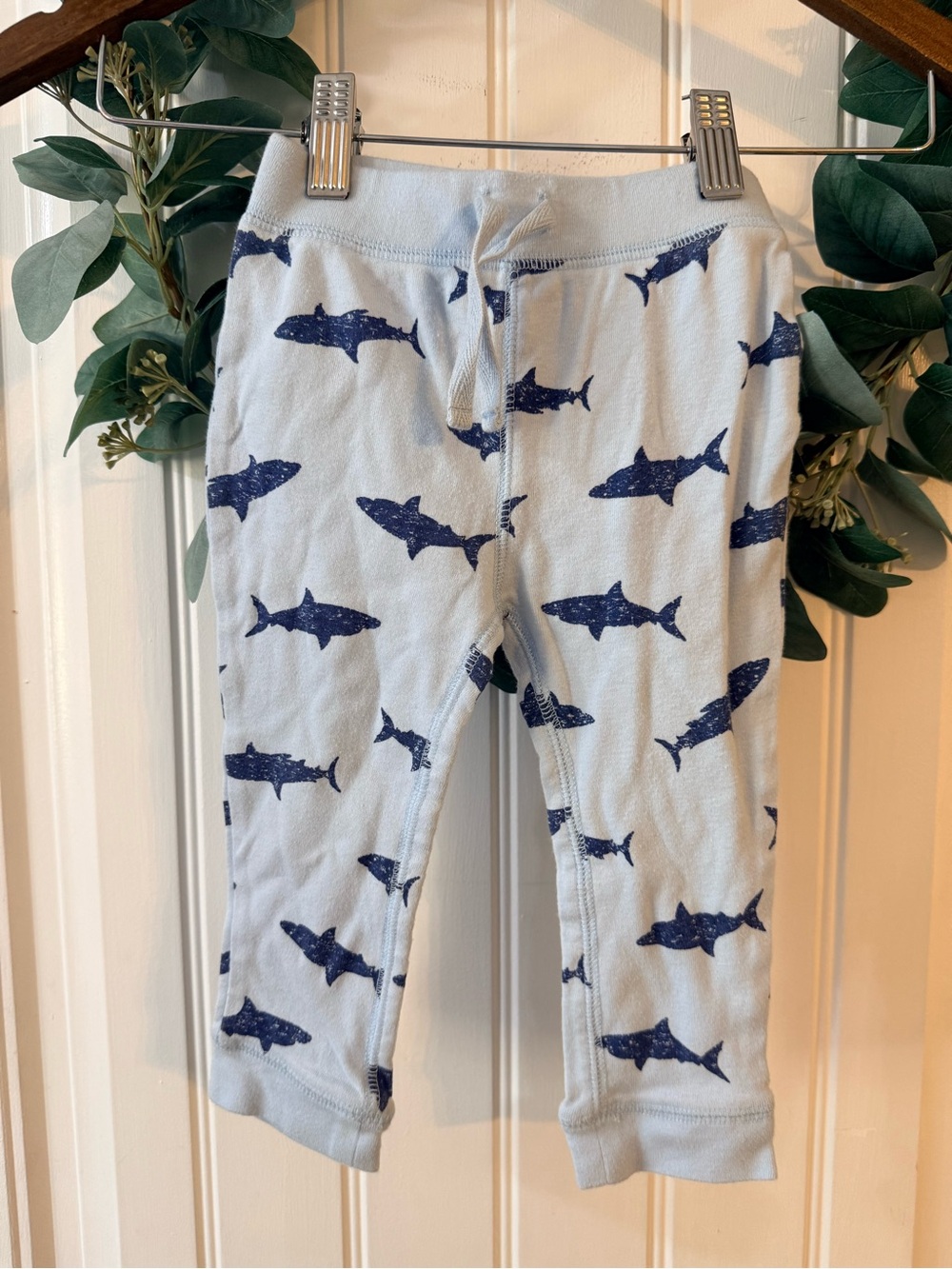 💫10/$25 • Old Navy Shark Print Cotton Joggers